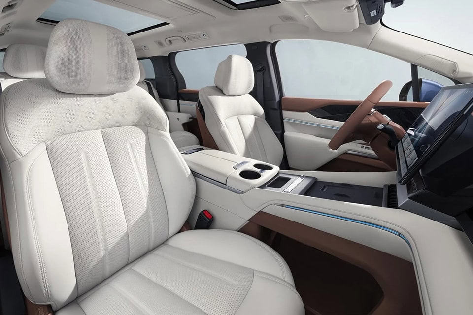 Khoang Lái BYD M9