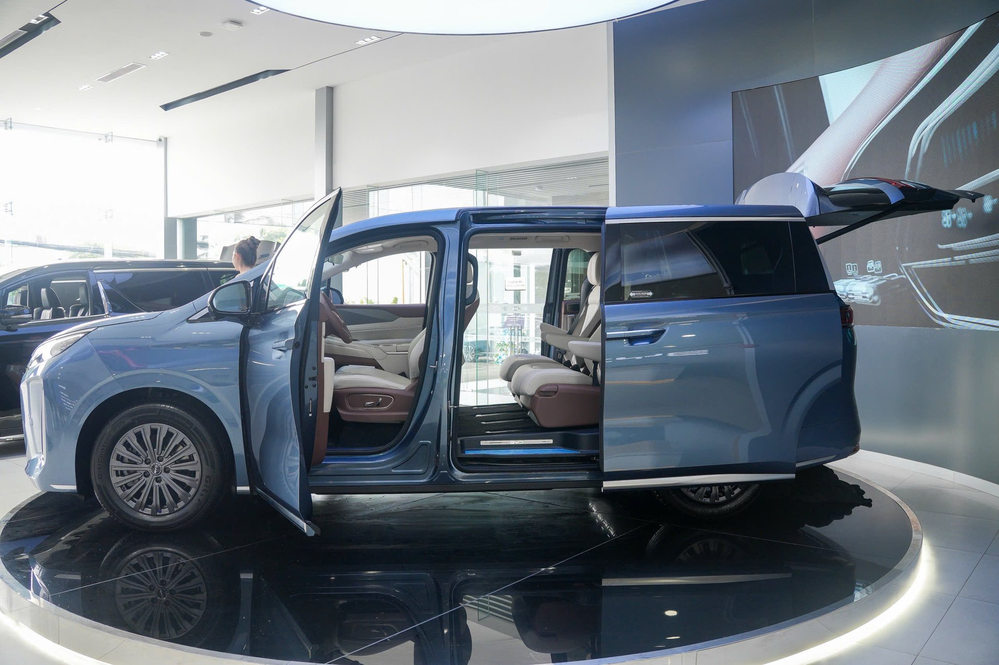 BYD M9 PHEV